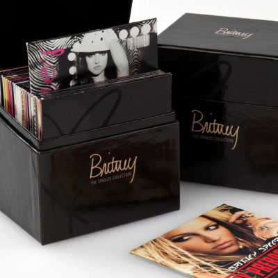 Britney-spears-hinged-paper-set-up-box-3