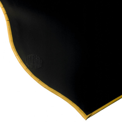 Pater-eyewear-curve-edge-folder-tray-handle-detail